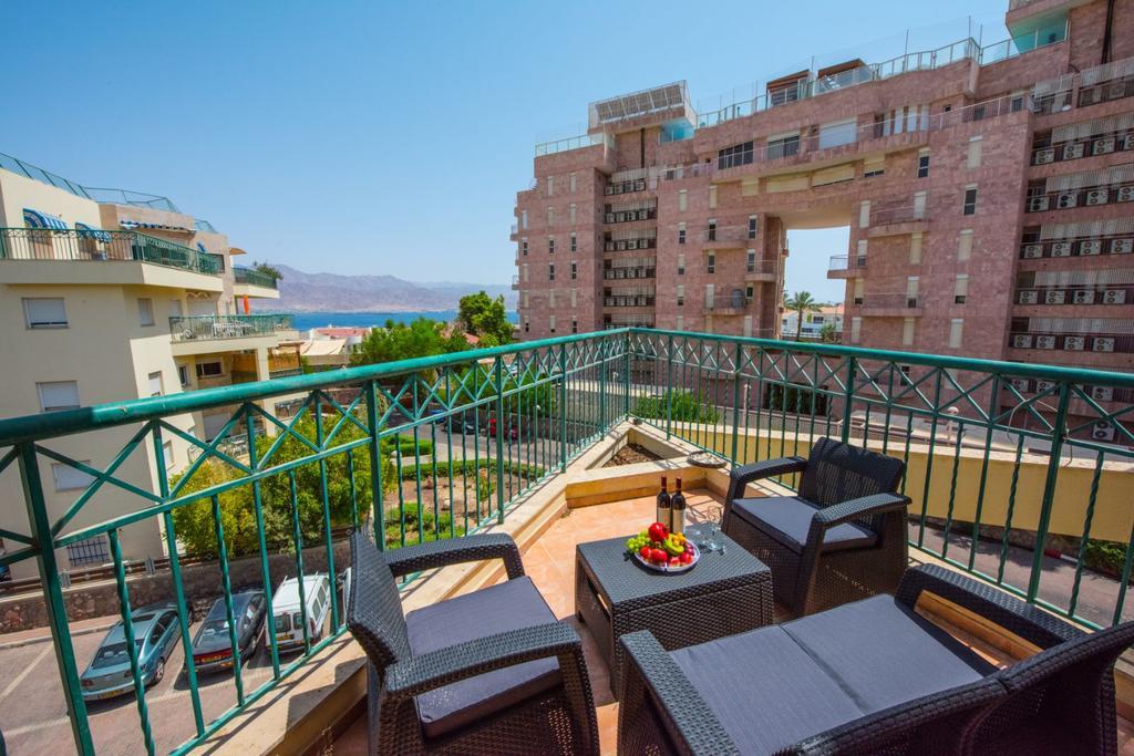 C Class Apartment Eilat Exterior photo