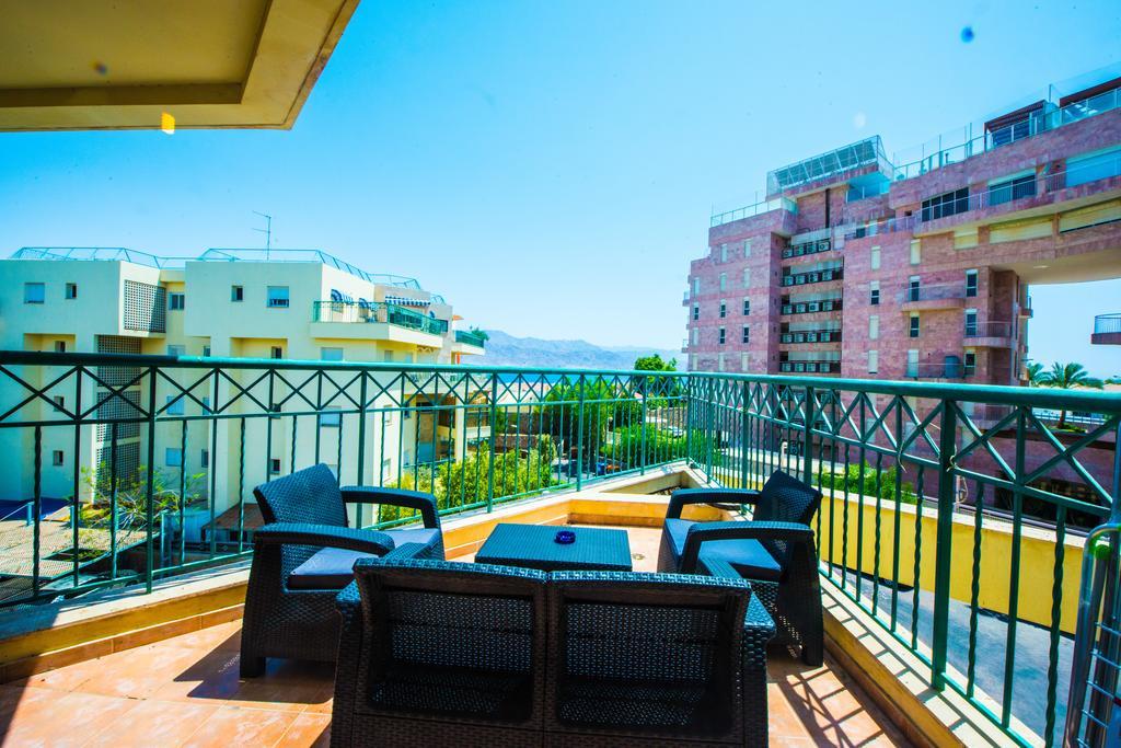 C Class Apartment Eilat Exterior photo